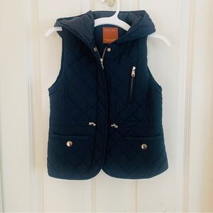 Zara girls vest size 9 and 10
Brand new with tags attached
Quilted with hoodie
